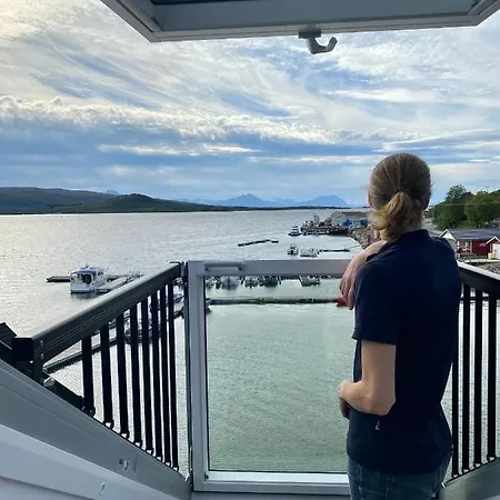 Hotel Senja Fjordhotell And Stonglandseidet