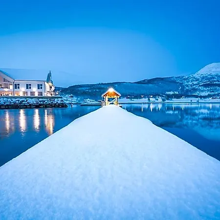 Hotel Senja Fjordhotell And 3*
